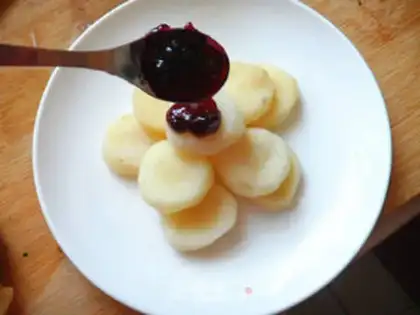 Make Blueberry horseshoes step 2