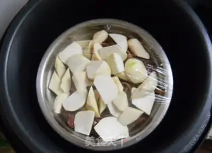 Make Potato steamed chicken legs step 7