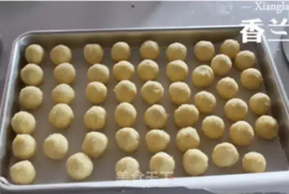 Make Gold coconut ball step 6