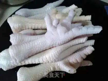 Make Spicy chicken claws step 1