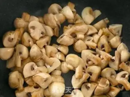 Make Cream mushroom steak step 2