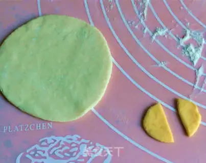 Make Double-coloured pan paste step 4