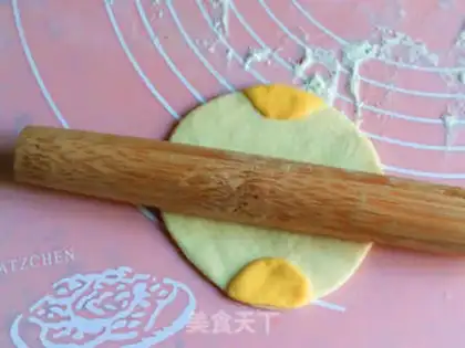 Make Double-coloured pan paste step 6