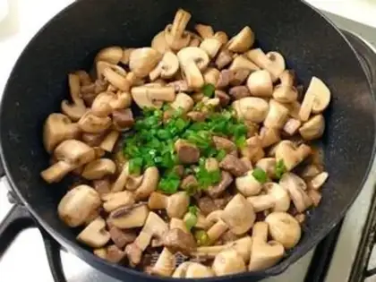 Make Cream mushroom steak step 5