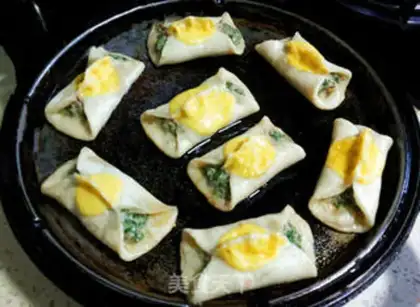 Make Double-coloured pan paste step 9