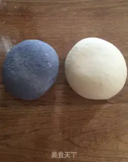 Make Double-coloured buns step 2