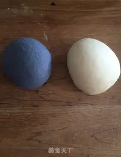 Make Double-coloured buns step 3