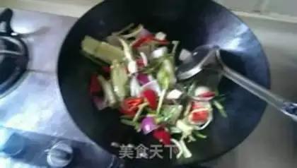 Make Scrambling fish step 2