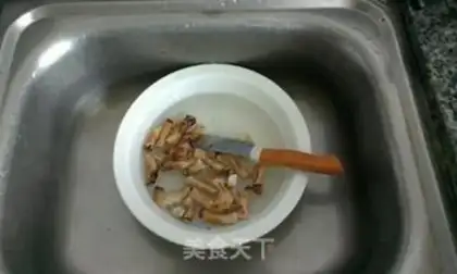 Make The mushroom root bean sauce step 0