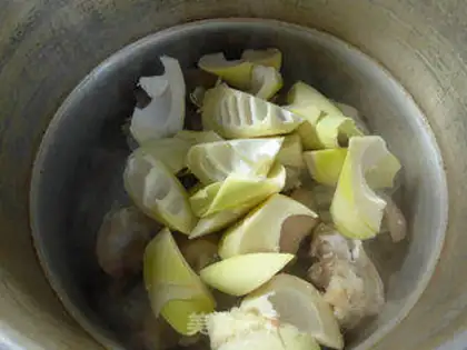 Make Ray cooks a pig