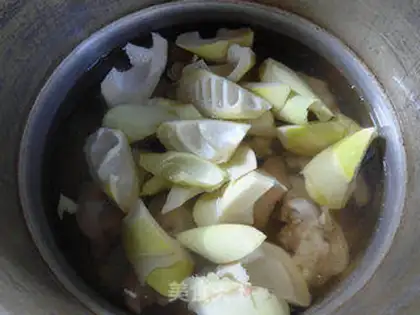 Make Ray cooks a pig