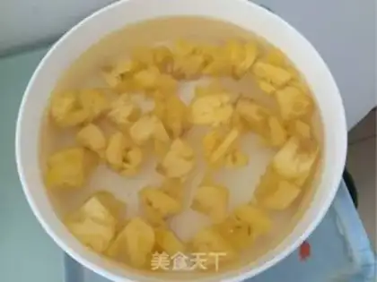 Make Pineapple fried duck wings step 1
