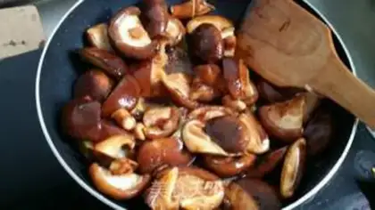 Make Onion greasy mushrooms step 4