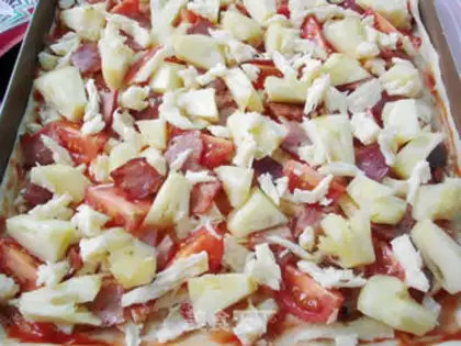 Make Hawaiian Pizza step 9