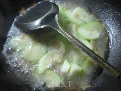Make The grapefruit chicken soup step 2
