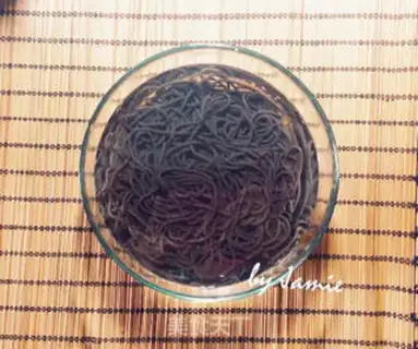 Make Spicy root powder step 4