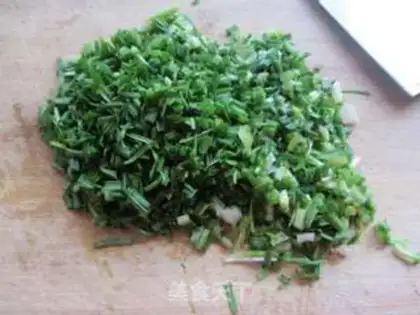 Make Wild onion fried eggs step 1