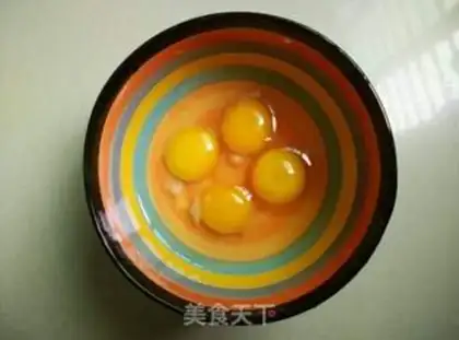 Make Tea and oil for the eggs step 0