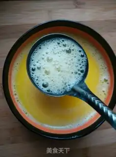 Make Tea and oil for the eggs step 2