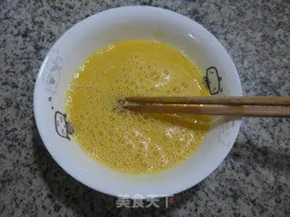Make Cricket eggs, fried noodles step 4
