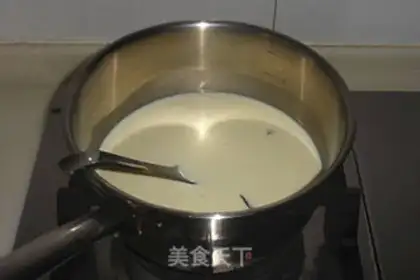 Make Strawberry cream step 1