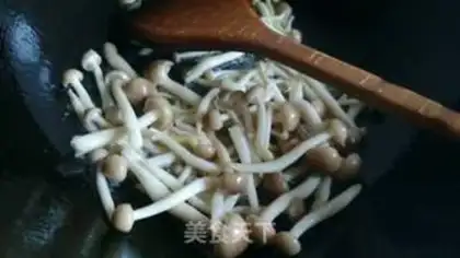Make Pineapple mushroom noodles step 4