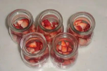 Make Strawberry cream step 4