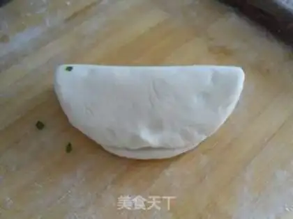 Make Onion pig hoof rolls step 7