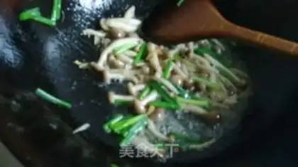 Make Pineapple mushroom noodles step 5