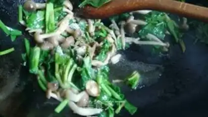 Make Pineapple mushroom noodles step 6