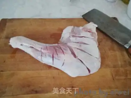 Make Lorelei roasted lamb leg step 1