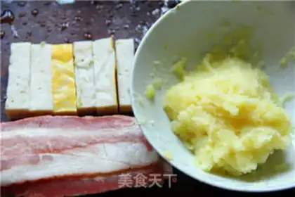 Make Bacon mashed fish step 1