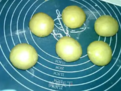 Make Chinese souffle bread step 10