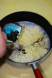 Make Seafood noodles step 2