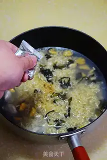 Make Seafood noodles step 3
