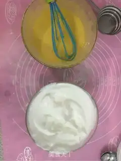 Make Barbie doll cake step 2