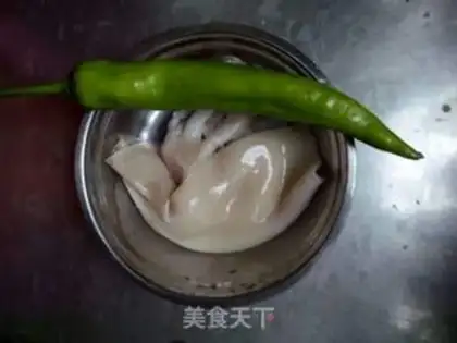 Make Pelican squid flowers step 0