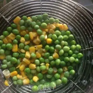 Make Pineapple rice step 4