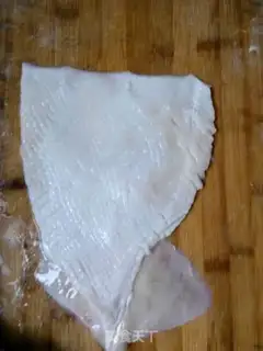 Make Pelican squid flowers step 1
