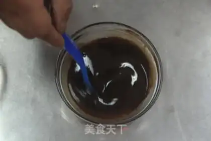 Make owl cake step 1