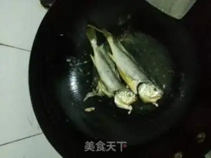 Make Squirty yellowfish step 2