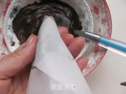 Make Chocolate leaves step 4
