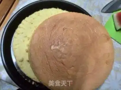 Make Little white rabbit cream cake step 1