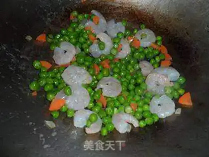 Make Peas, shrimp, cashew step 3