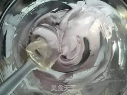 Make Little white rabbit cream cake step 12