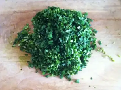 Make Scrambled with tea and eggs step 1