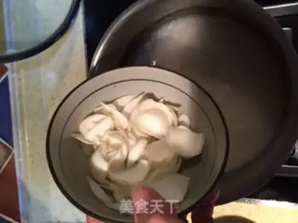 Make The cherry rose lily step 2
