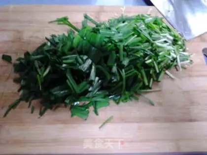 Make Scrambled eggs step 1