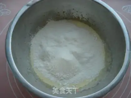 Make Strawberry roll step 4