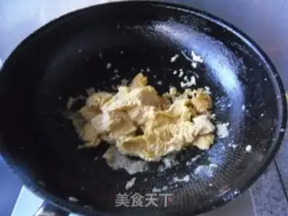 Make Eggs and garlic step 3